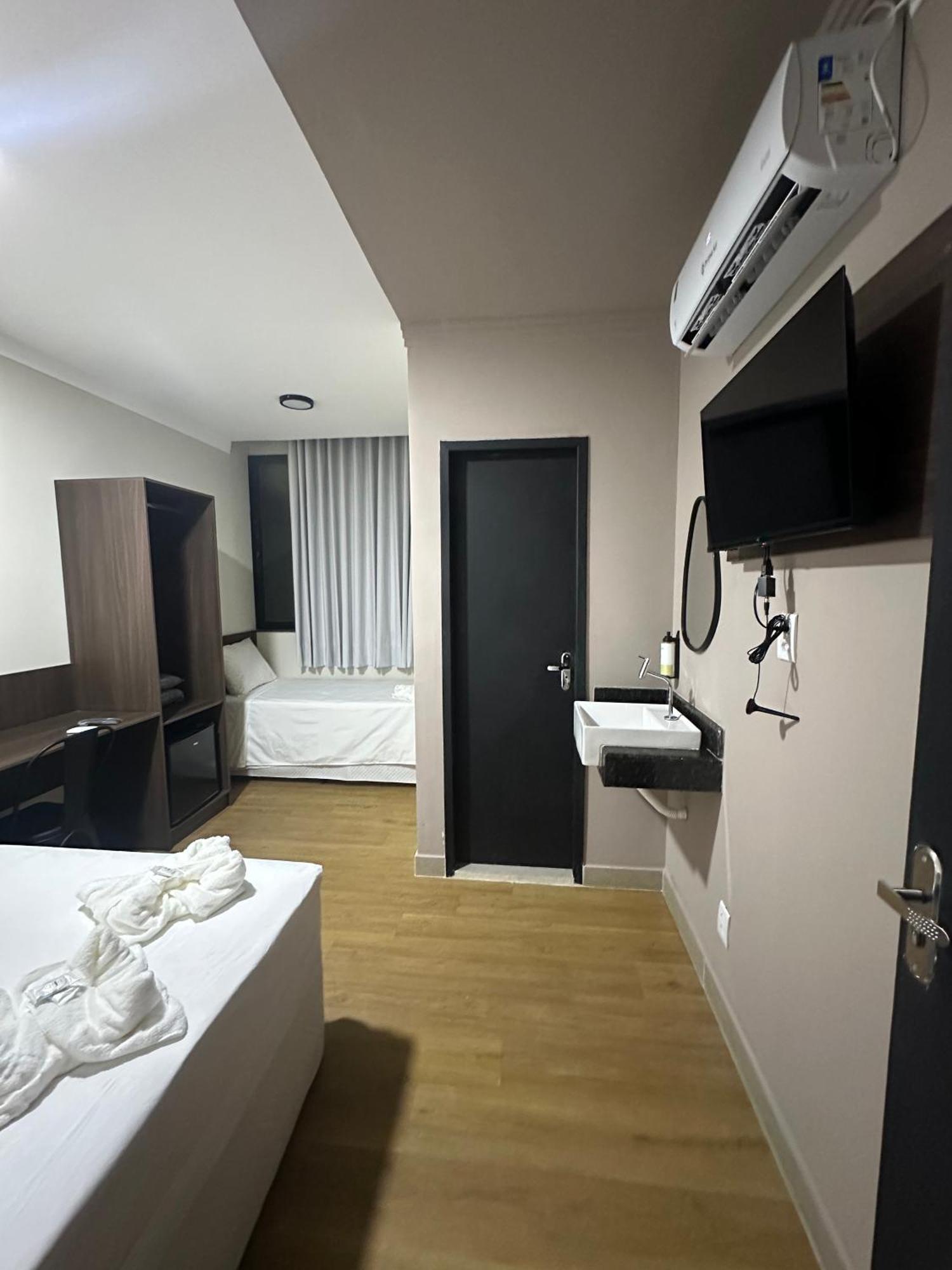גוברנדור ולדארס Otto Hotel מראה חיצוני תמונה